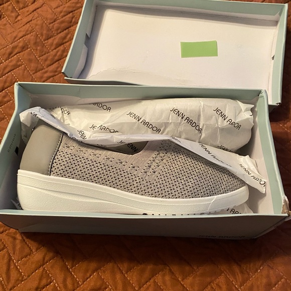 Jean Ardor gray walking shoes. NIB - Picture 5 of 6